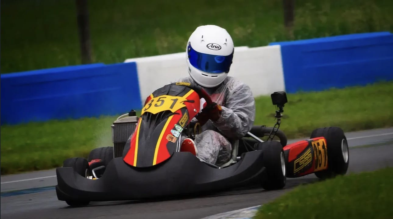 Julian Swanson Competitive Karting and Sim Racer